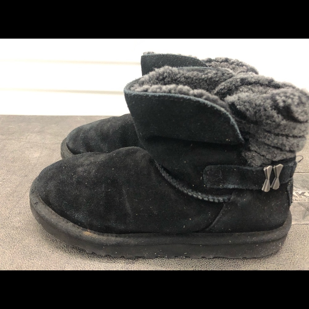 Uggs N1015344k Black Short Boots Women's Size 4